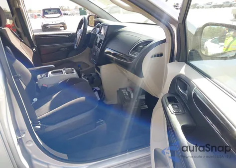 2011 Chrysler Town & Country Touring из США, поврежденный, VIN 2A4RR5DG3BR638313